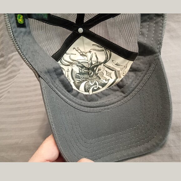 Men's John Deere Grey, Black, and White Ballcap: Graphic Print with Mesh Back - Picture 11 of 13